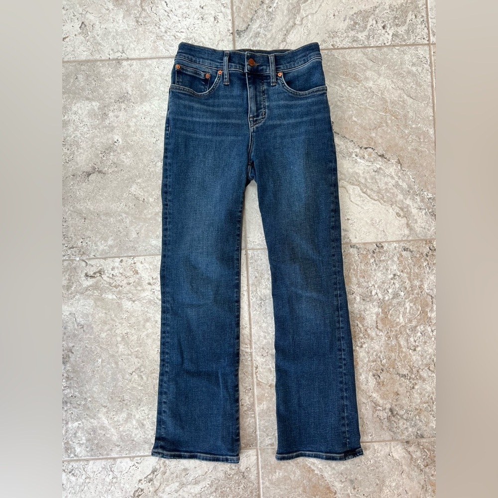 Madewell Mid-Rise Kick Out Crop Jeans in Lenoir Medium Blue Wash, 26